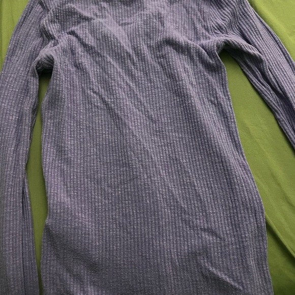 Abercrombie and fitch purple v neck sweater with buttons size xs - Picture 2 of 3